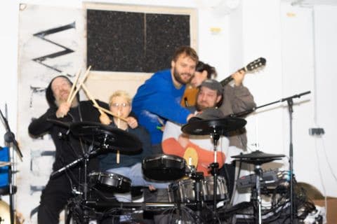74176-21926-team-scheisse-bandfoto-2026-mai.jpg